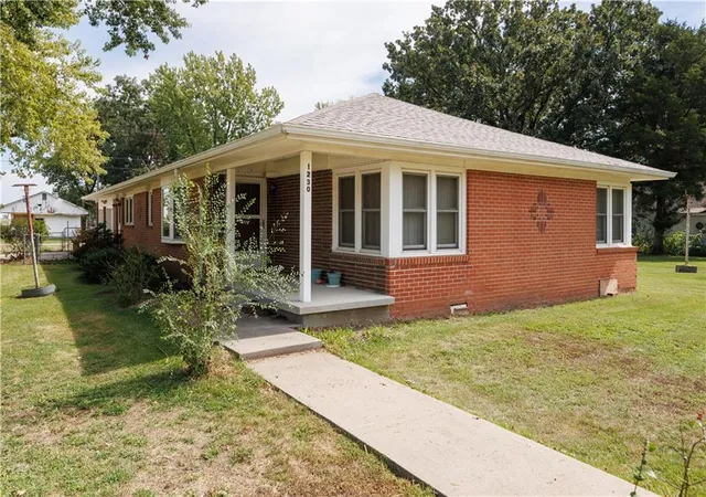 Photo 3 of Single family home for sale at 1230 Main St, Altoona, KS 66710 | MLS# 2644405 | Listing updated on 2026-09-29