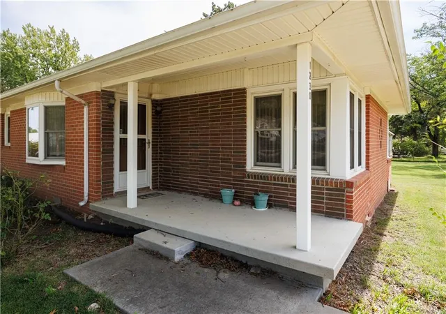 Photo 4 of Single family home for sale at 1230 Main St, Altoona, KS 66710 | MLS# 2644405 | Listing updated on 2026-09-29