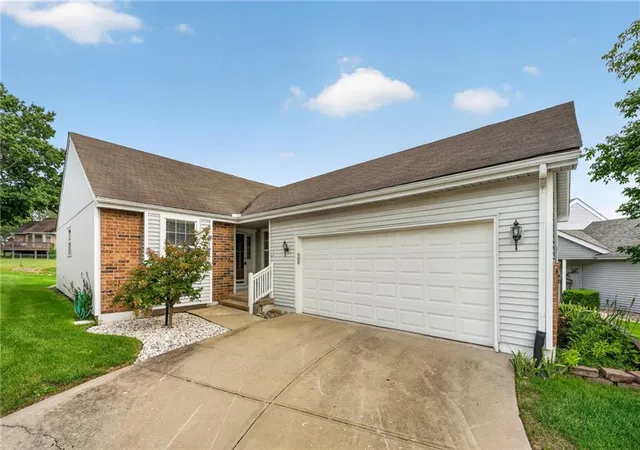 Photo 1 of Single family home for sale at 5226 Downey Ave, Independence, MO 64055 | MLS# 2644408 | Listing updated on 2026-10-01