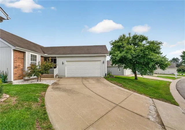 Photo 2 of Single family home for sale at 5226 Downey Ave, Independence, MO 64055 | MLS# 2644408 | Listing updated on 2026-10-01
