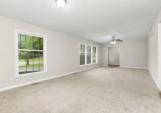 Photo 3 of Single family home for sale at 305 Nw Obrien Rd, Lees Summit, MO 64063 | MLS# 2644410 | Listing updated on 2026-10-06