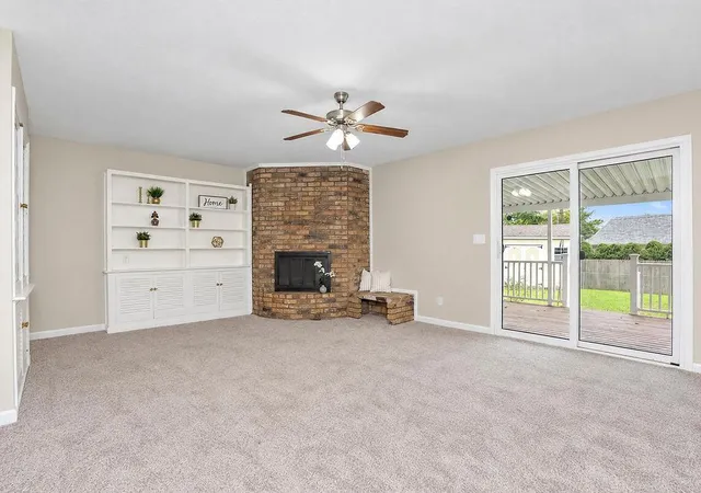 Photo 4 of Single family home for sale at 305 NW Obrien Rd, Lees Summit, MO 64063 | MLS# 2644410 | Listing updated on 2026-10-06