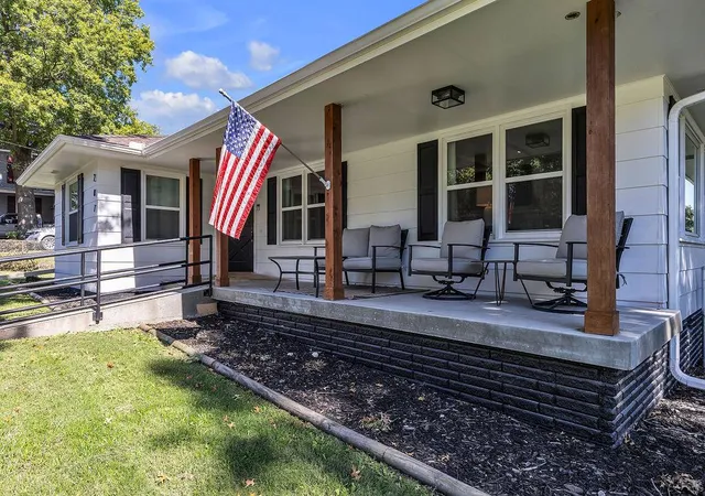 Photo 1 of Single family home for sale at 207 S 5th Street, Savannah, MO 64485 | MLS# 2644412 | Listing updated on 2026-10-09