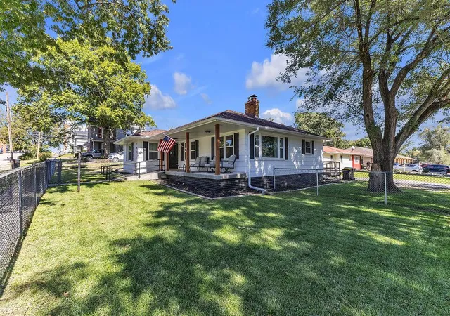 Photo 2 of Single family home for sale at 207 S 5th Street, Savannah, MO 64485 | MLS# 2644412 | Listing updated on 2026-10-09