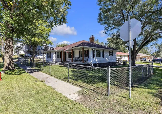 Photo 3 of Single family home for sale at 207 S 5th Street, Savannah, MO 64485 | MLS# 2644412 | Listing updated on 2026-10-09
