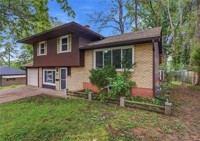 Photo 2 of Single family home for sale at 408 N Kirk Ave, Independence, MO 64050 | MLS# 2644417 | Listing updated on 2026-10-21