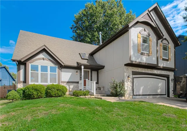 Photo 1 of Single family home for sale at 17512 W 113th Street, Olathe, KS 66061 | MLS# 2644418 | Listing updated on 2026-09-30