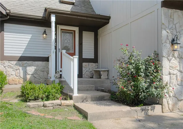 Photo 3 of Single family home for sale at 17512 W 113th Street, Olathe, KS 66061 | MLS# 2644418 | Listing updated on 2026-09-30