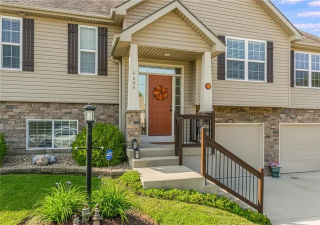 Photo 2 of Single family home for sale at 4004 Greywood Ln, Saint Joseph, MO 64505 | MLS# 2644424 | Listing updated on 2026-09-30