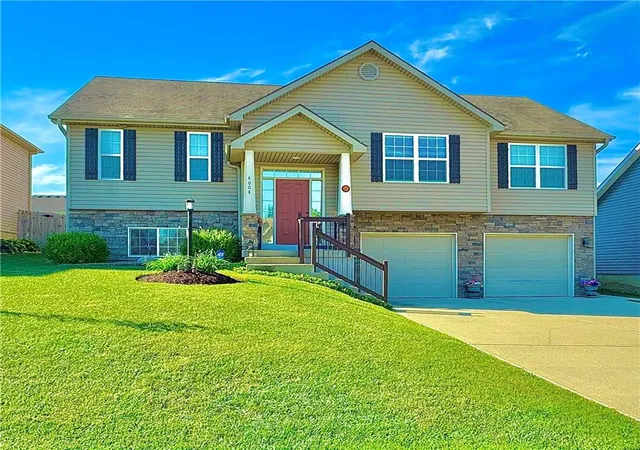 Photo 1 of Single family home for sale at 4004 Greywood Ln, Saint Joseph, MO 64505 | MLS# 2644424 | Listing updated on 2026-09-30