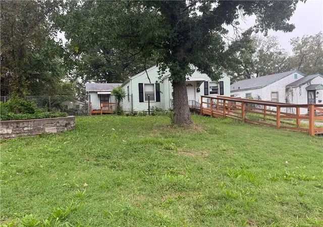 Photo 2 of Single family home for sale at 4421 College Ave, Kansas City, MO 64130 | MLS# 2644429 | Listing updated on 2026-09-29