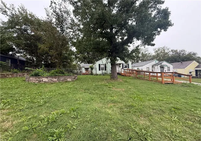 Photo 3 of Single family home for sale at 4421 College Ave, Kansas City, MO 64130 | MLS# 2644429 | Listing updated on 2026-09-29