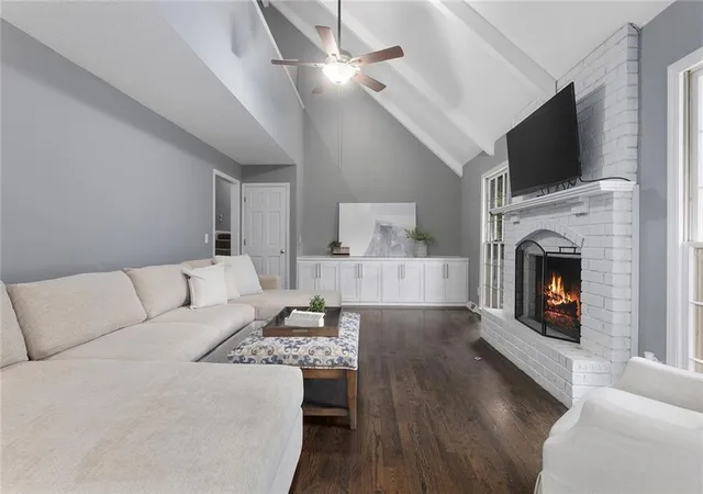 Photo 4 of Single family home for sale at 1001 Wyckwood Dr, Liberty, MO 64068 | MLS# 2644432 | Listing updated on 2026-10-01