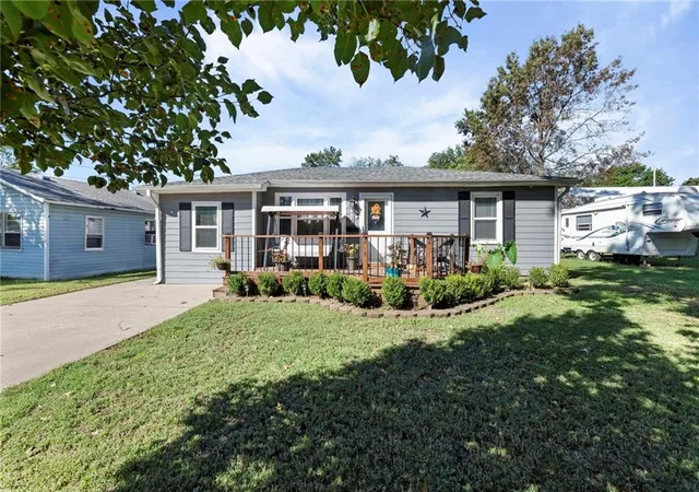 Photo 2 of Single family home for sale at 1725 S Central Ave, Chanute, KS 66720 | MLS# 2644439 | Listing updated on 2026-10-03