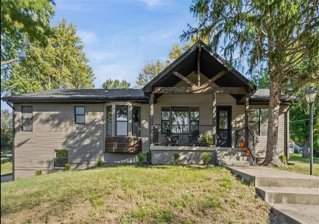 Photo 1 of Single family home for sale at 15800 Woods Chapel Rd, Kansas City, MO 64139 | MLS# 2644442 | Listing updated on 2026-10-09