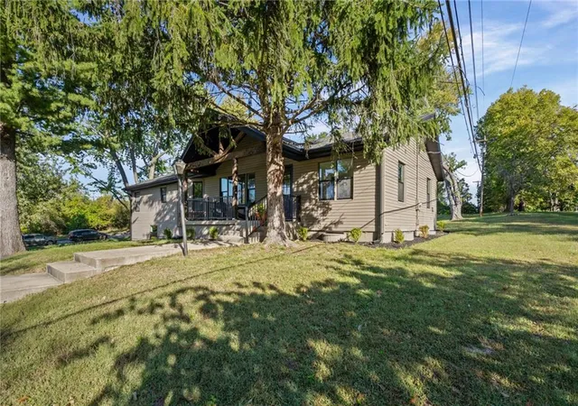 Photo 3 of Single family home for sale at 15800 Woods Chapel Rd, Kansas City, MO 64139 | MLS# 2644442 | Listing updated on 2026-10-09