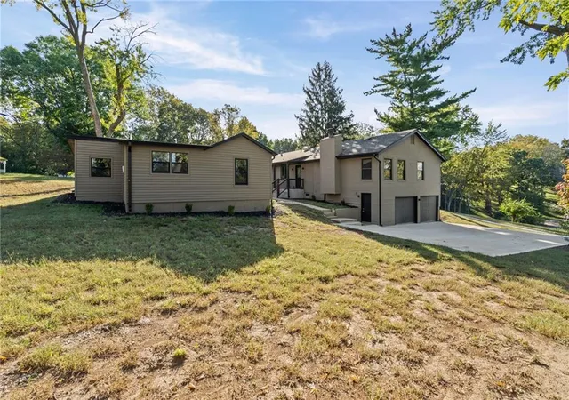 Photo 3 of Single family home for sale at 15800 Woods Chapel Rd, Kansas City, MO 64139 | MLS# 2644442 | Listing updated on 2026-10-09