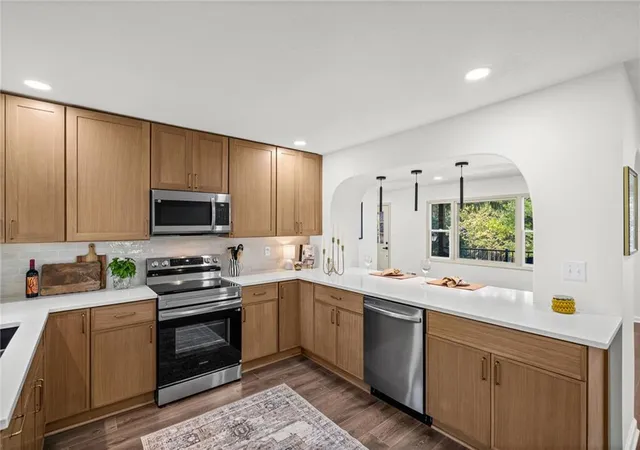 Photo 4 of Single family home for sale at 15800 Woods Chapel Rd, Kansas City, MO 64139 | MLS# 2644442 | Listing updated on 2026-10-09