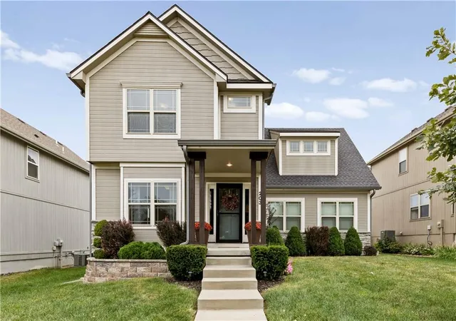 Photo 1 of Single family home for sale at 203 N Franklin St, Raymore, MO 64083 | MLS# 2644445 | Listing updated on 2026-10-08