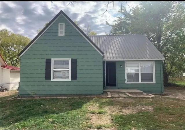 Single family home for sale at 114 E Cass St, Drexel, MO 64742 | MLS# 2644449