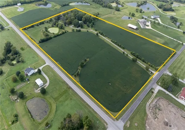 Single family home for sale at 15214 Francis Rd, Kearney, MO 64060 | MLS# 2644451