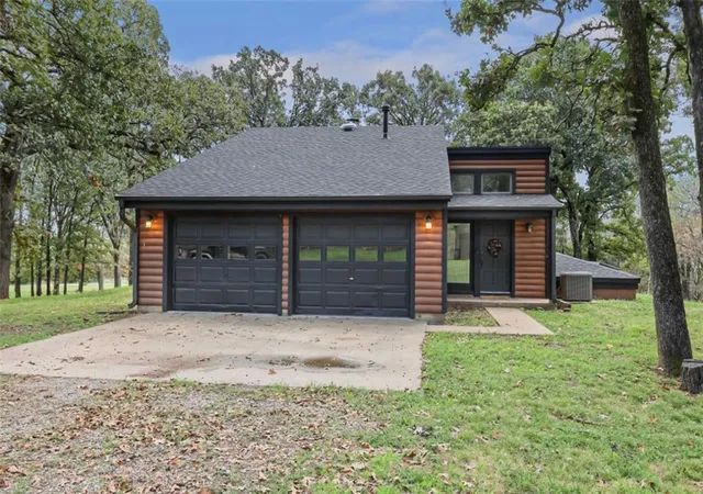 Photo 1 of Single family home for sale at 1104 Meadow Rd, Cherryvale, KS 67335 | MLS# 2644454 | Listing updated on 2026-10-05