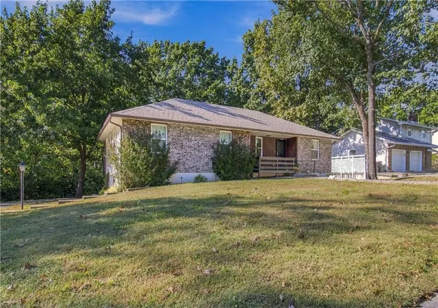 Photo 4 of Sale Pending at 1409 Woodlawn Dr, Warrensburg, MO 64093 | MLS# 2644455 | Listing updated on 2026-10-16
