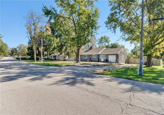 Photo 2 of Single family home for sale at 8657 E 57th Street, Kansas City, MO 64129 | MLS# 2644459 | Listing updated on 2026-10-23