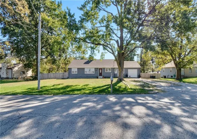 Photo 3 of Single family home for sale at 8657 E 57th Street, Kansas City, MO 64129 | MLS# 2644459 | Listing updated on 2026-10-23