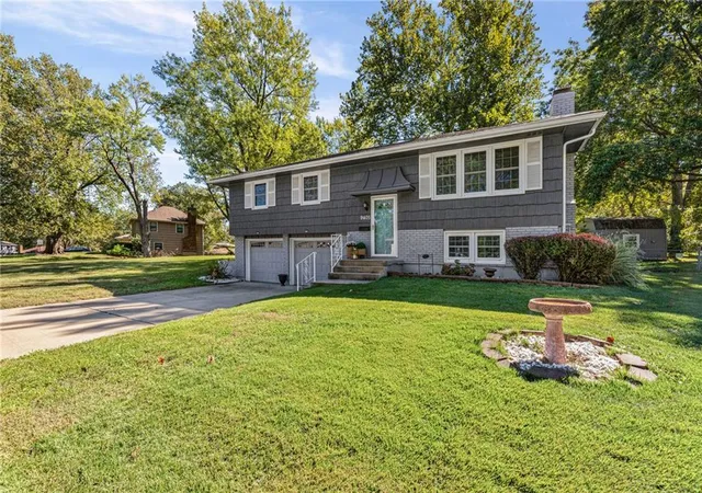 Photo 3 of Single family home for sale at 9405 E 84th Street, Raytown, MO 64138 | MLS# 2644464 | Listing updated on 2026-10-08