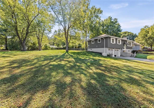 Photo 3 of Single family home for sale at 9405 E 84th Street, Raytown, MO 64138 | MLS# 2644464 | Listing updated on 2026-10-08