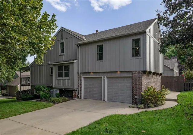 Photo 1 of Townhouse for sale at 4314 W 112th Terrace, Leawood, KS 66211 | MLS# 2644466 | Listing updated on 2026-10-01