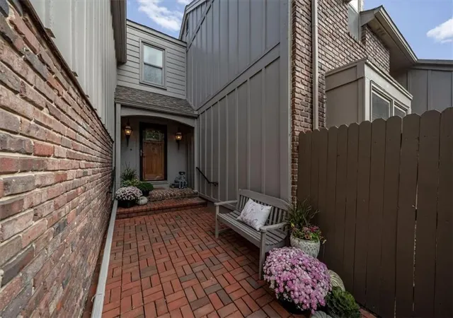 Photo 3 of Townhouse for sale at 4314 W 112th Terrace, Leawood, KS 66211 | MLS# 2644466 | Listing updated on 2026-10-01