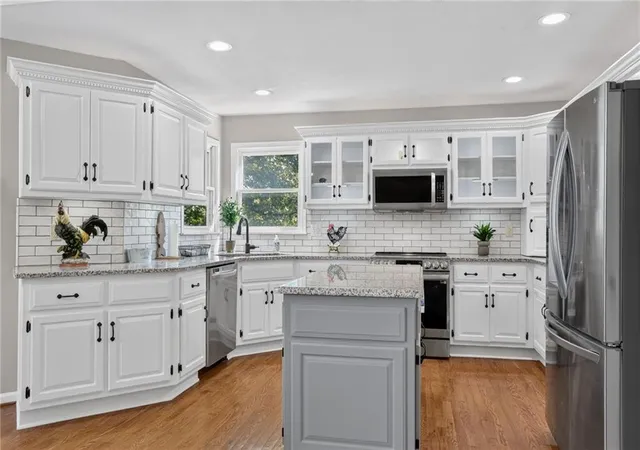 Photo 3 of Single family home for sale at 7608 NW 76th Place, Kansas City, MO 64152 | MLS# 2644467 | Listing updated on 2026-10-08