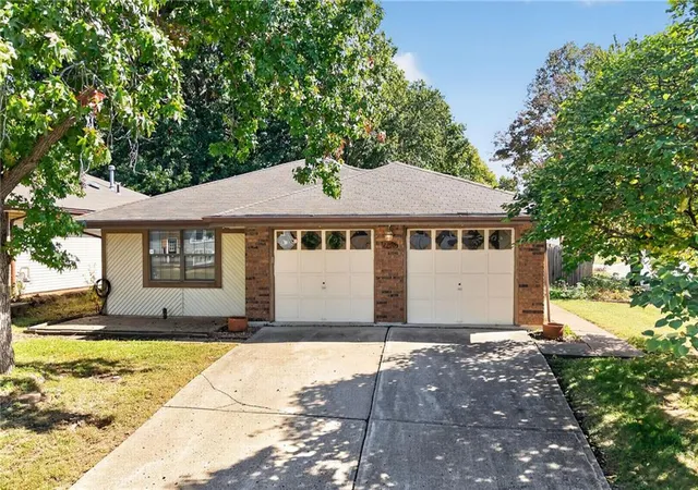 Photo 3 of Single family home for sale at 2700 Nw 5th Street, Blue Springs, MO 64014 | MLS# 2644490 | Listing updated on 2026-10-09