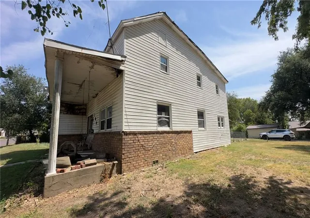Photo 3 of Single family home for sale at 203 County Rd, Monett, MO 65708 | MLS# 2644493 | Listing updated on 2026-09-29