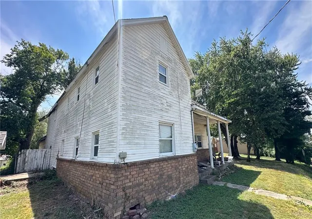 Photo 3 of Single family home for sale at 203 County Rd, Monett, MO 65708 | MLS# 2644493 | Listing updated on 2026-09-29