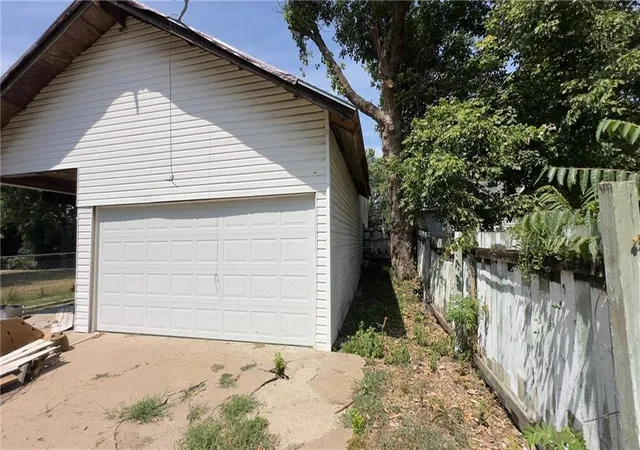 Photo 4 of Single family home for sale at 203 County Rd, Monett, MO 65708 | MLS# 2644493 | Listing updated on 2026-09-29