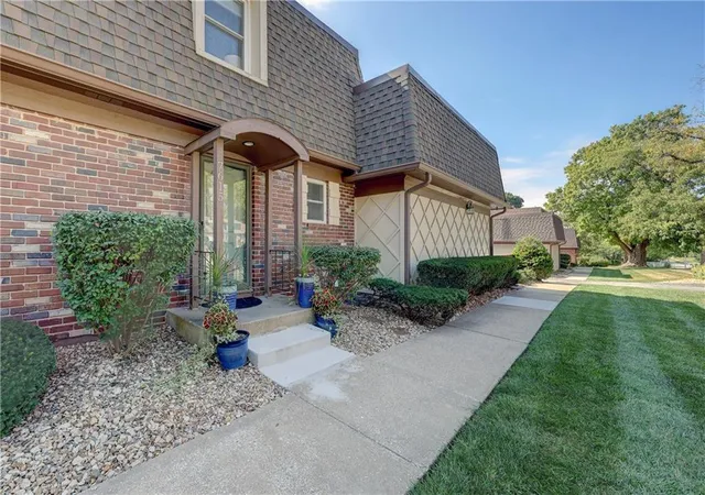 Photo 2 of Condo for sale at 7615 Johnson Dr, Mission, KS 66202 | MLS# 2644495 | Listing updated on 2026-10-01