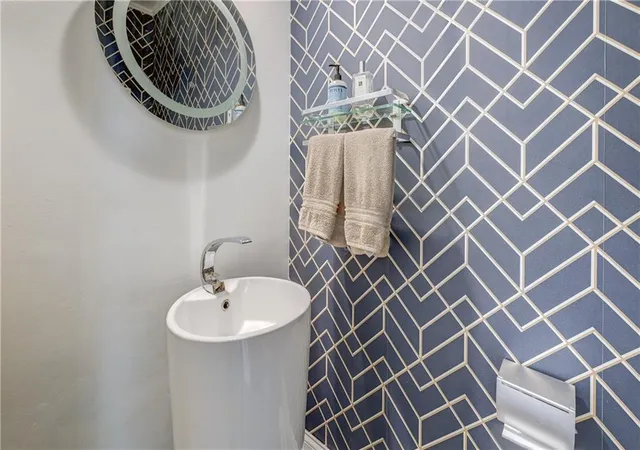 Photo 4 of Condo for sale at 7615 Johnson Dr, Mission, KS 66202 | MLS# 2644495 | Listing updated on 2026-10-01