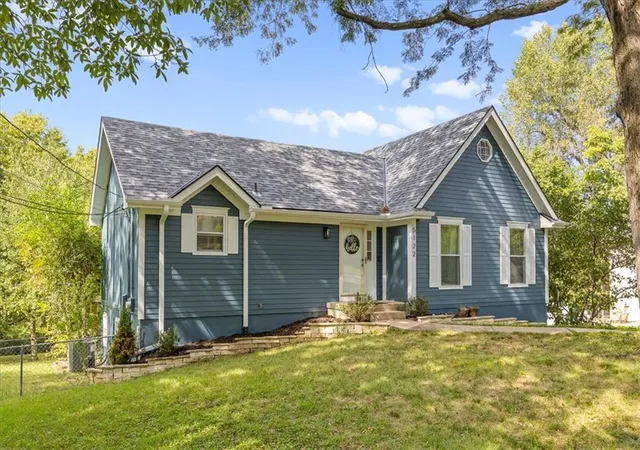 Photo 2 of Single family home for sale at 5122 Hardy St, Mission, KS 66202 | MLS# 2644504 | Listing updated on 2026-10-01