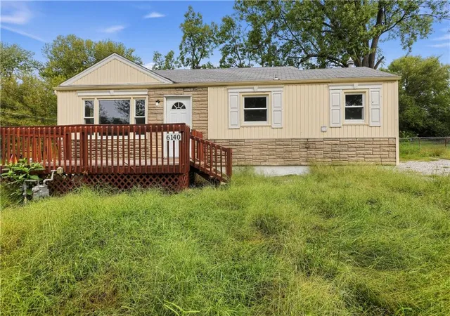 Single family home for sale at 6140 Sloan Ave, Kansas City, KS 66104 | MLS# 2644505