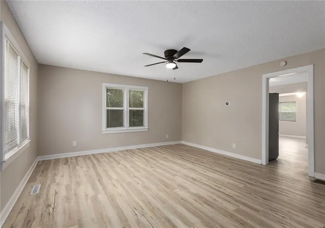 Photo 3 of Single family home for sale at 1400 E Hayward Ave, Independence, MO 64050 | MLS# 2644515 | Listing updated on 2026-10-02