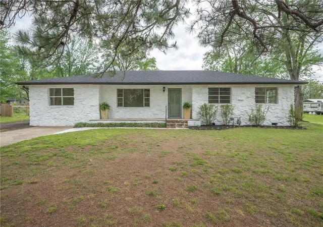 Photo 1 of Single family home for sale at 624 E 21st Street, Galena, KS 66739 | MLS# 2644520 | Listing updated on 2026-10-08