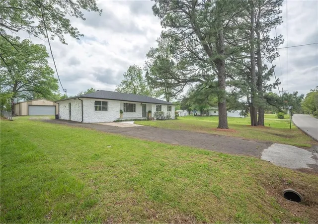 Photo 3 of Single family home for sale at 624 E 21st Street, Galena, KS 66739 | MLS# 2644520 | Listing updated on 2026-10-08