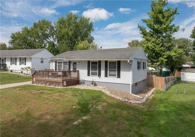 Photo 1 of Single family home for sale at 2502 Evergreen Ln, Saint Joseph, MO 64503 | MLS# 2644521 | Listing updated on 2026-10-01