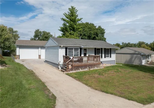 Photo 2 of Single family home for sale at 2502 Evergreen Ln, Saint Joseph, MO 64503 | MLS# 2644521 | Listing updated on 2026-10-01