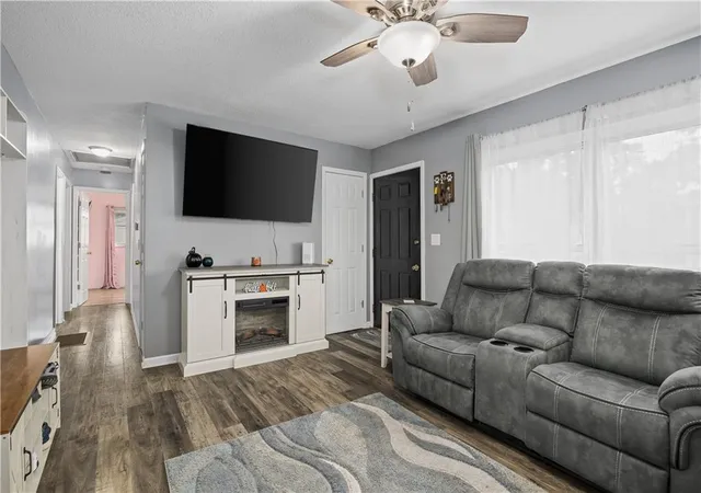Photo 4 of Single family home for sale at 2502 Evergreen Ln, Saint Joseph, MO 64503 | MLS# 2644521 | Listing updated on 2026-10-01