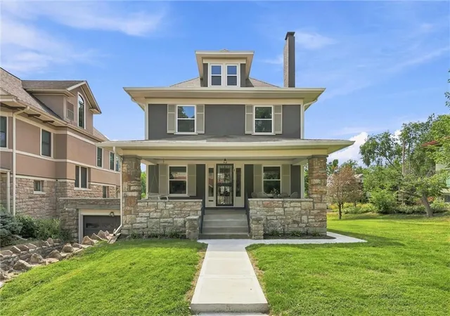 Photo 1 of Single family home for sale at 15 E 54th Street, Kansas City, MO 64112 | MLS# 2644523 | Listing updated on 2026-10-05