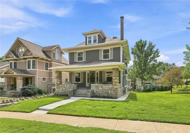 Photo 2 of Single family home for sale at 15 E 54th Street, Kansas City, MO 64112 | MLS# 2644523 | Listing updated on 2026-10-05